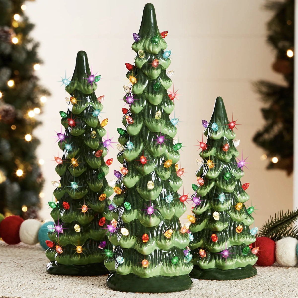 Hand-Painted resin Pre-Lit Christmas Tree with LED Lights🎄