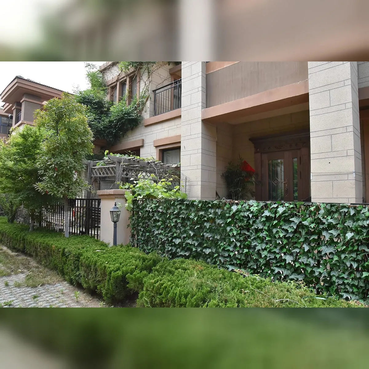 Instant Privacy Expandable Faux Ivy Fence