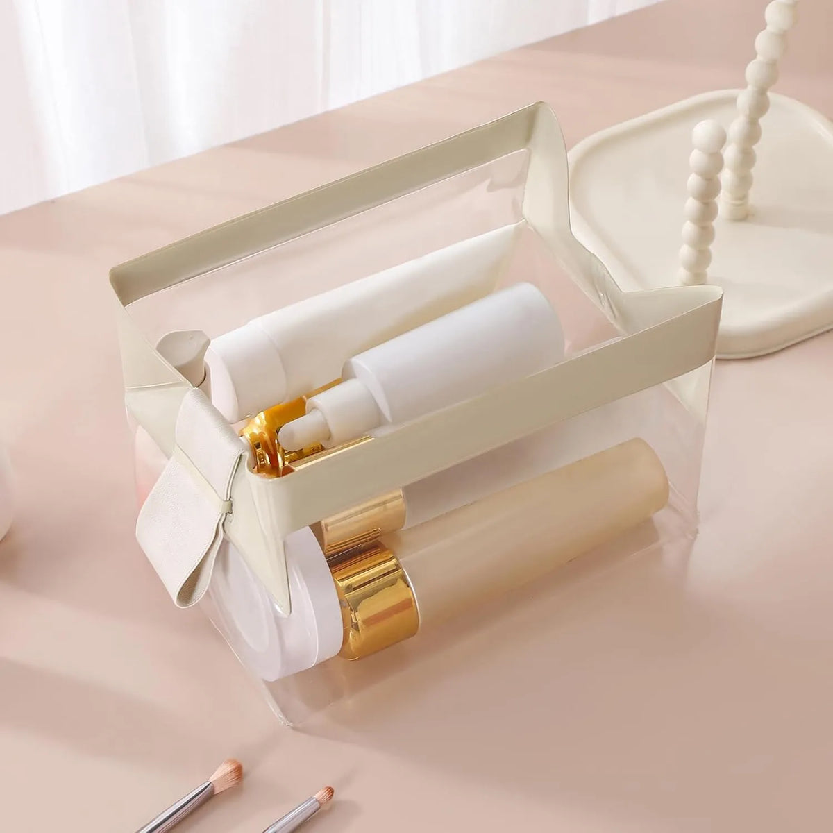 👜 Magnetic Toiletry Bag