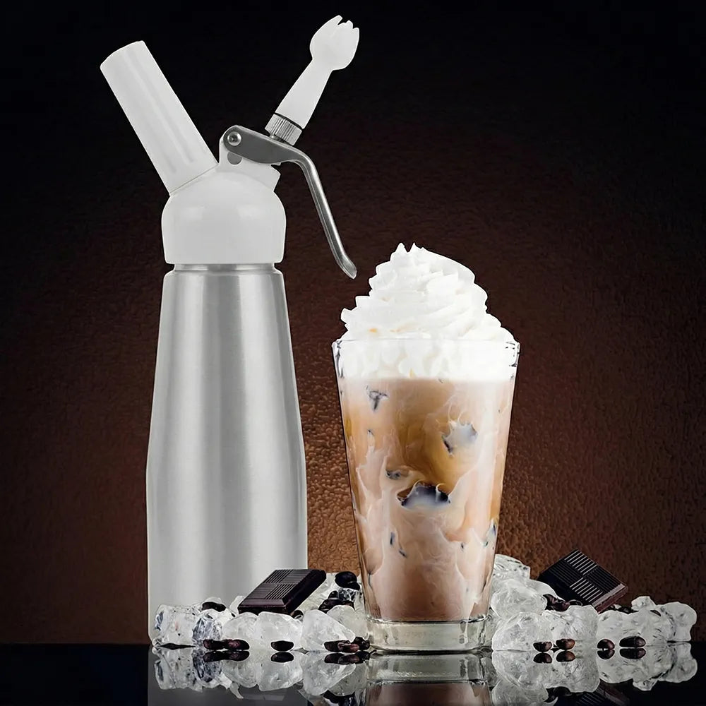 🍰 Professional cream frother