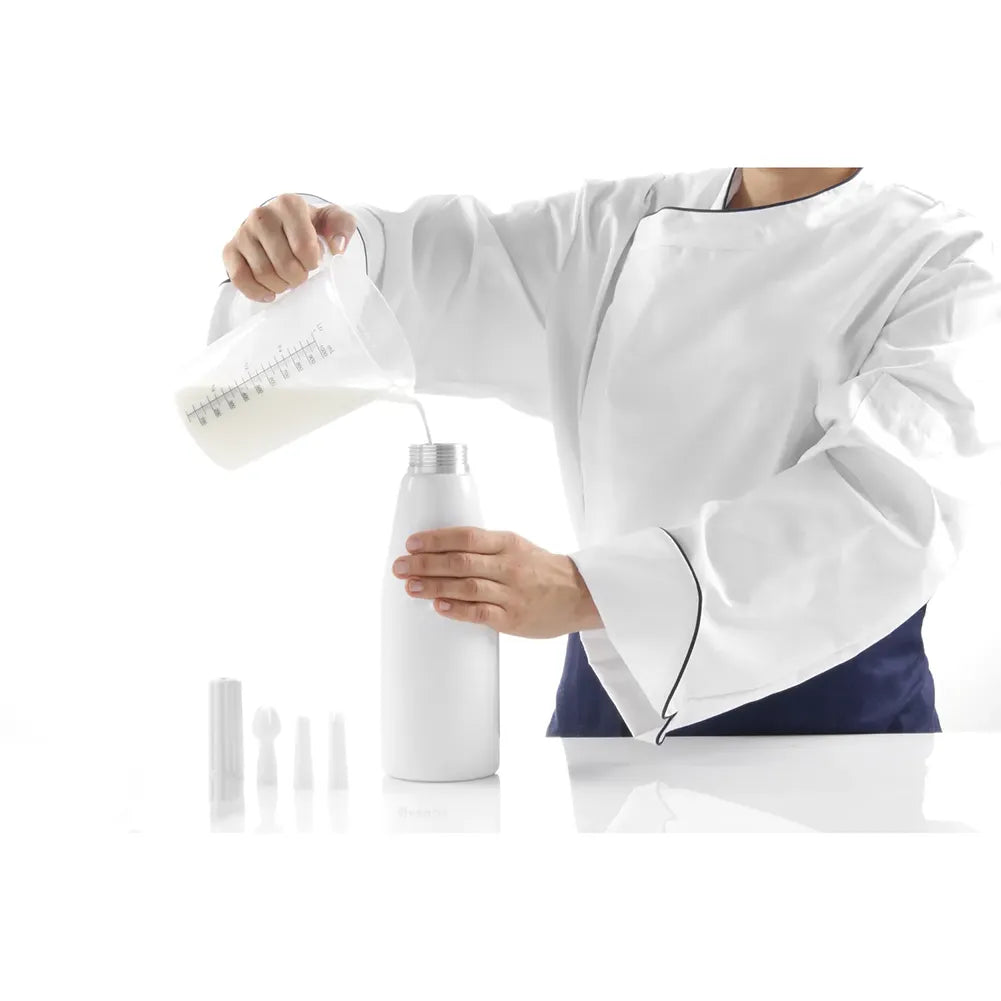 🍰 Professional cream frother