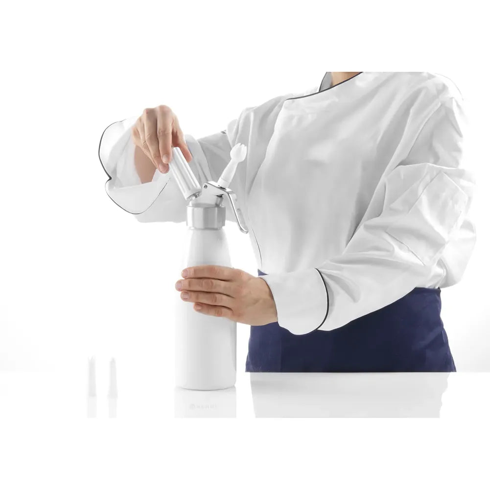 🍰 Professional cream frother