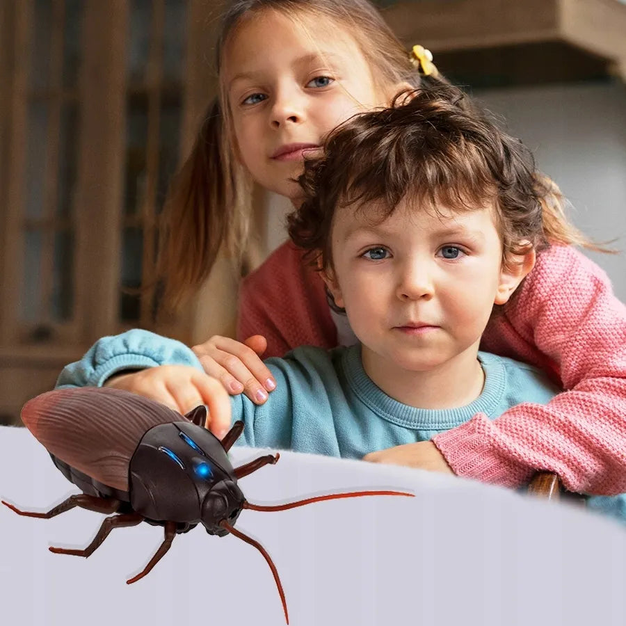 🔥Remote Control Cockroach Toy – Realistic Moving Fun for All Ages