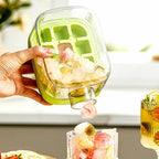 🧊 2-in-1 Ice Cube Bottle – Quick Ice Making & Refreshing Sips